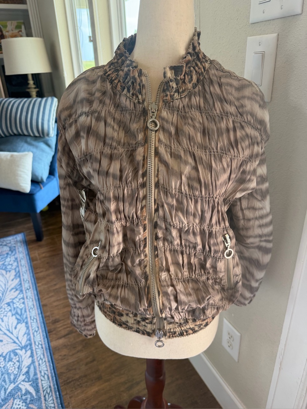 Alberto Makali Crinkled
Jacket Animal Print Women's size 8
